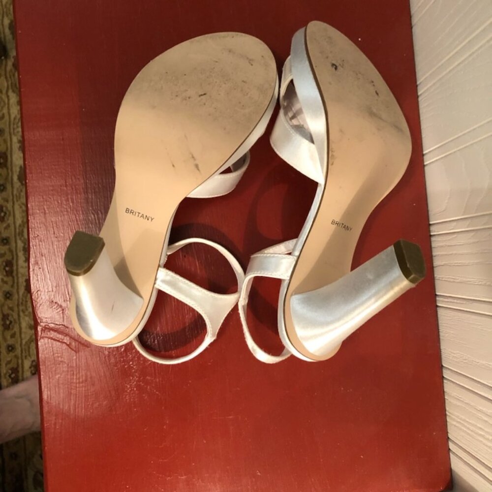 Michaelangelo Britney Satin white heel sandals, 3.75 inch heels, Size 6M - Picture 3 of 7